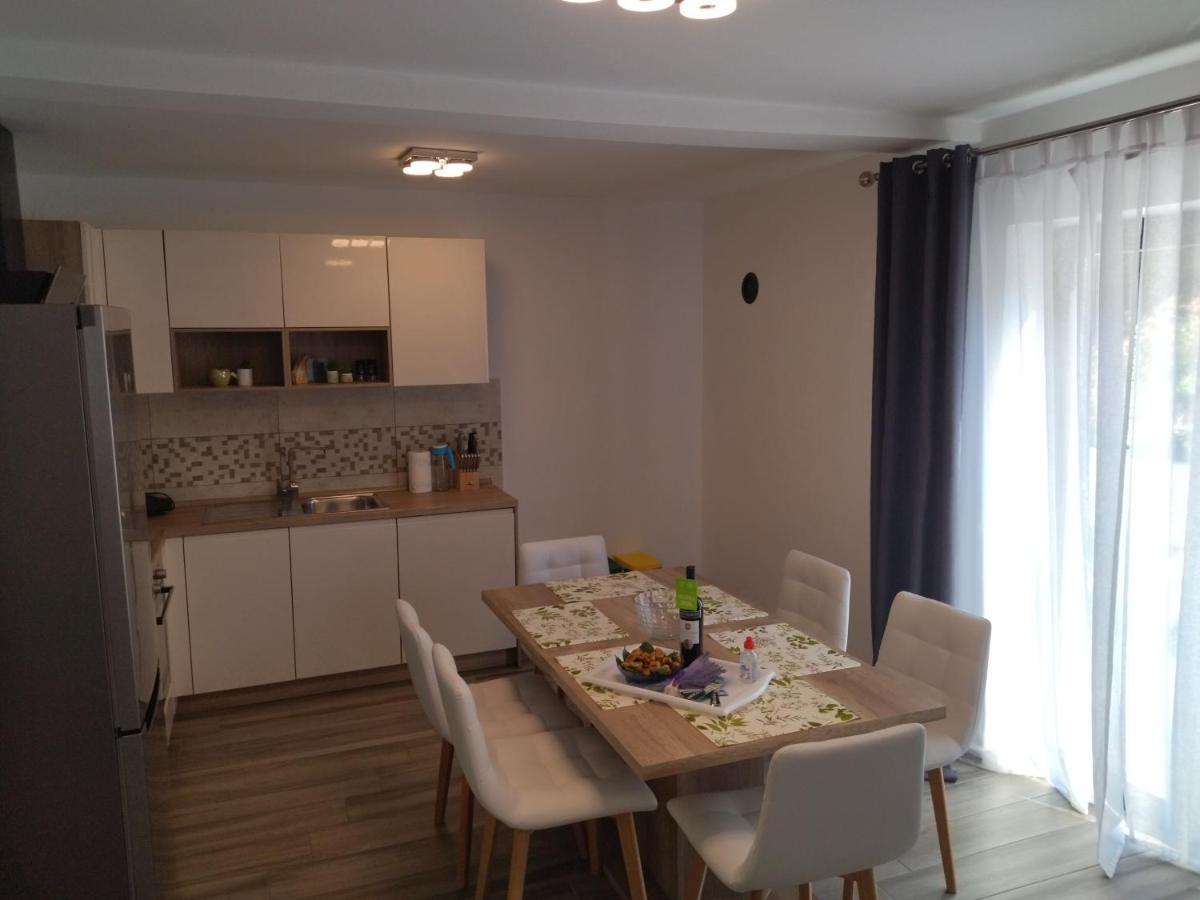 Holiday Apartments Cecilija Супетарска-Драга Экстерьер фото