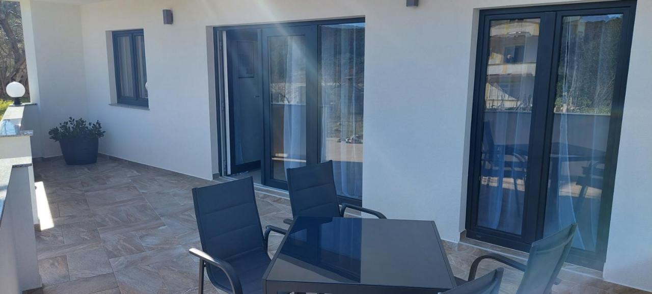 Holiday Apartments Cecilija Супетарска-Драга Экстерьер фото