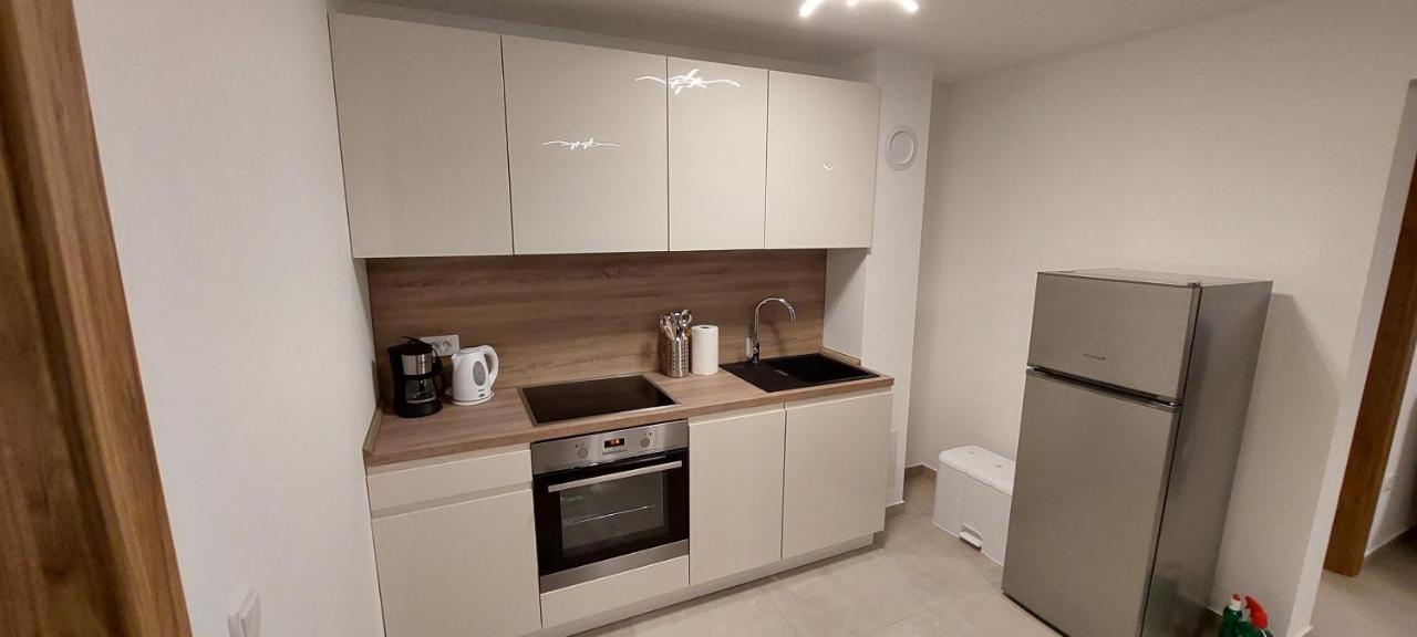 Holiday Apartments Cecilija Супетарска-Драга Экстерьер фото